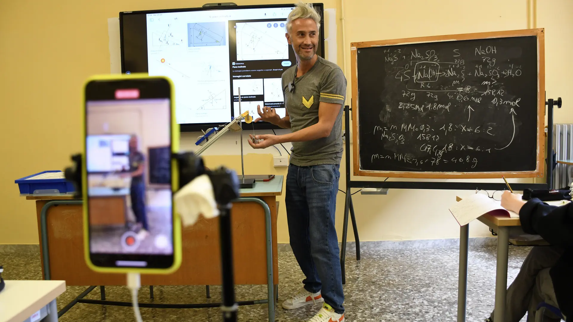 Physics lesson with Vincenzo Schettini - 4