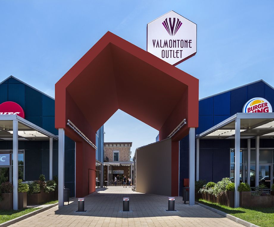 food court del valmontone outlet