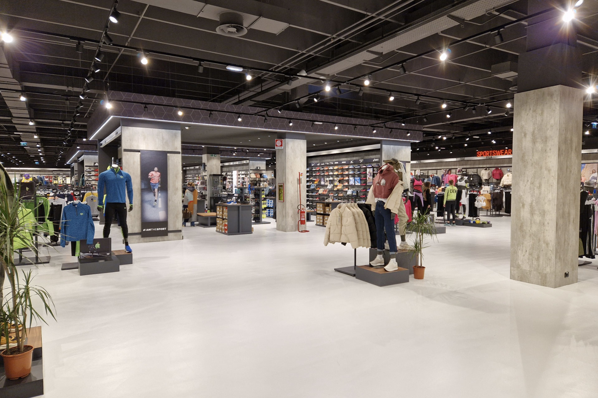 sportswear centro commerciale europa palazzolo