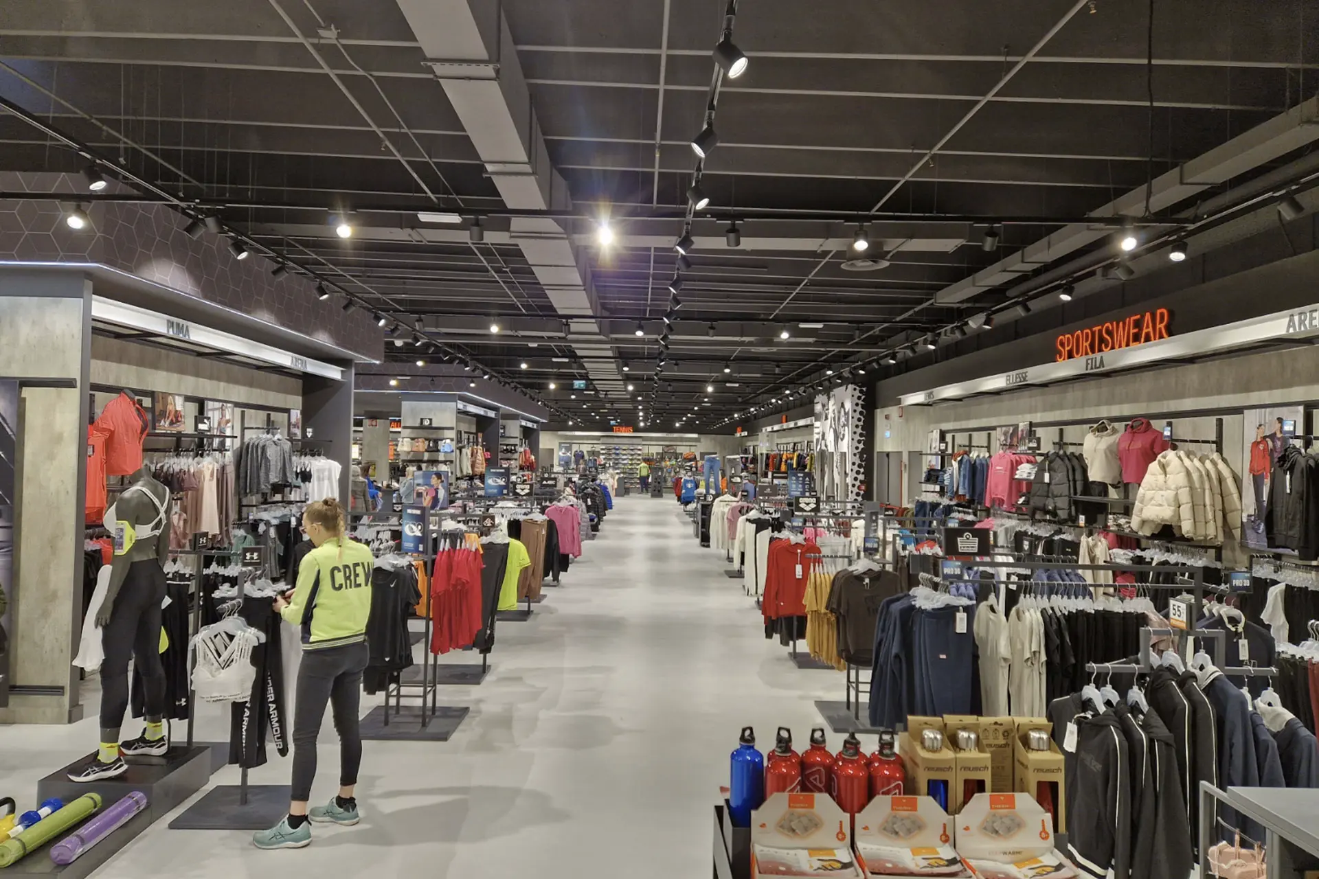Sportswear centro commerciale Europa Palazzolo - 2